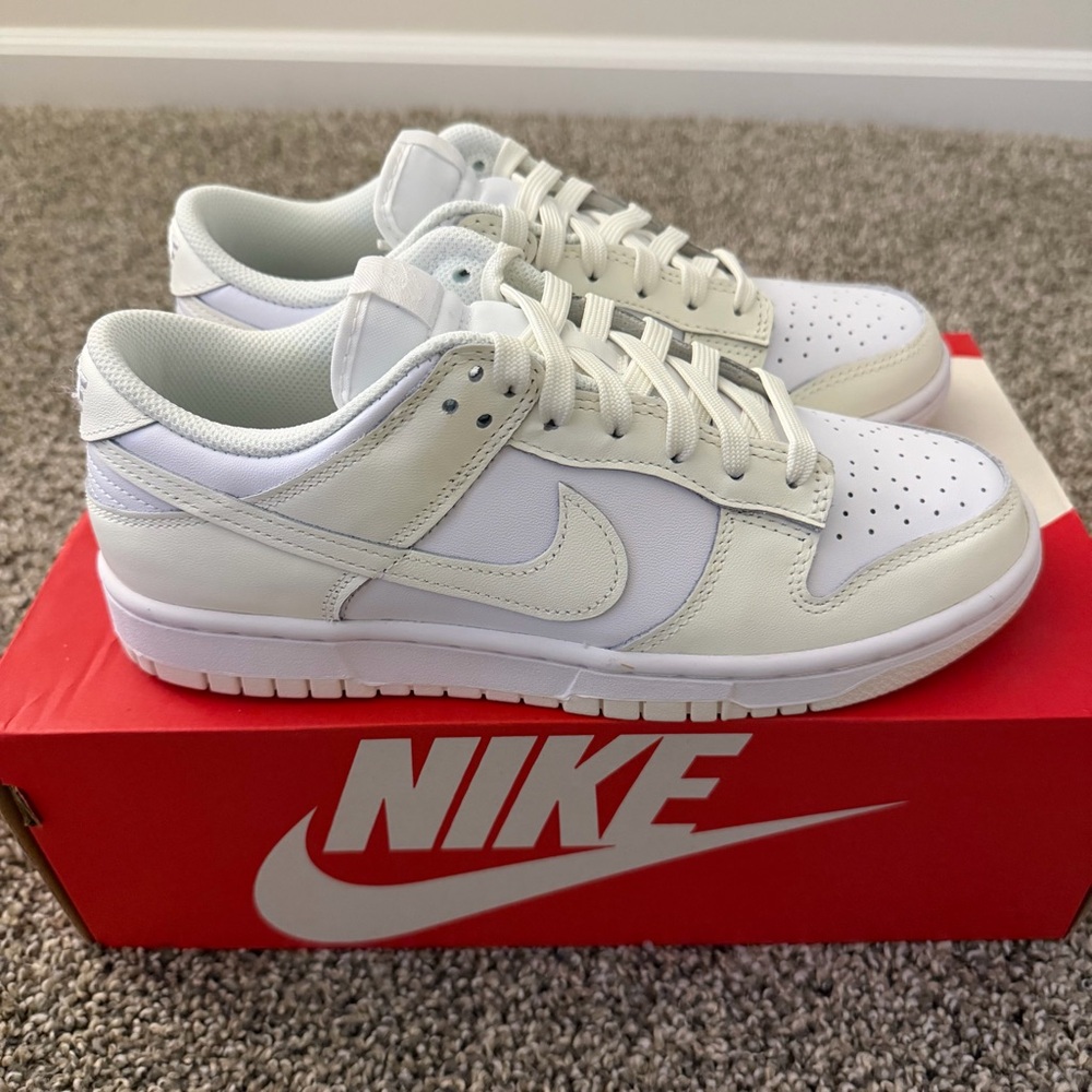NWT Nike Dunk Low ‘White Sail’ Women’s 8.5 - Picture 4 of 9
